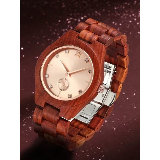 Dual calendar quartz watch with a touch of understated luxury design